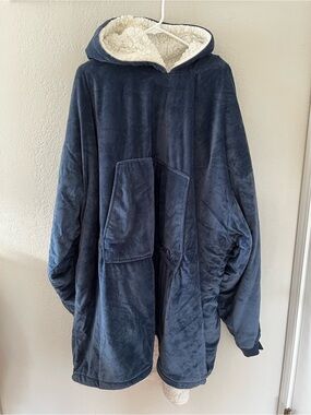 The COMFY Hooded Wearable Blanket Navy